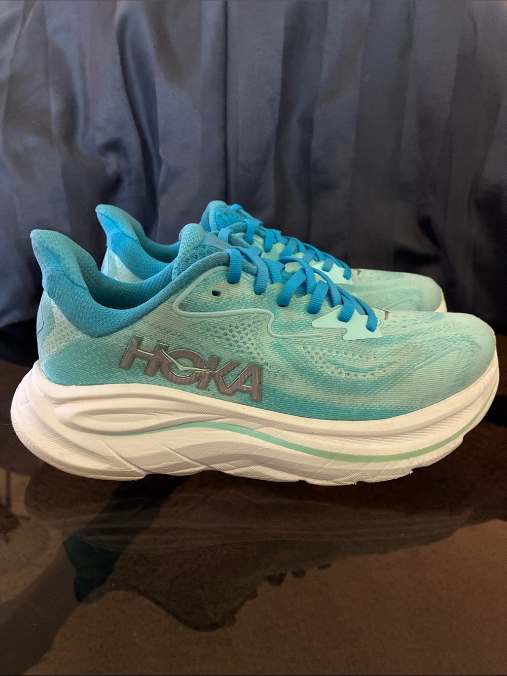 HOKA CLIFTON 10 SKYWARD BLUE. WOMENS SIZE 7